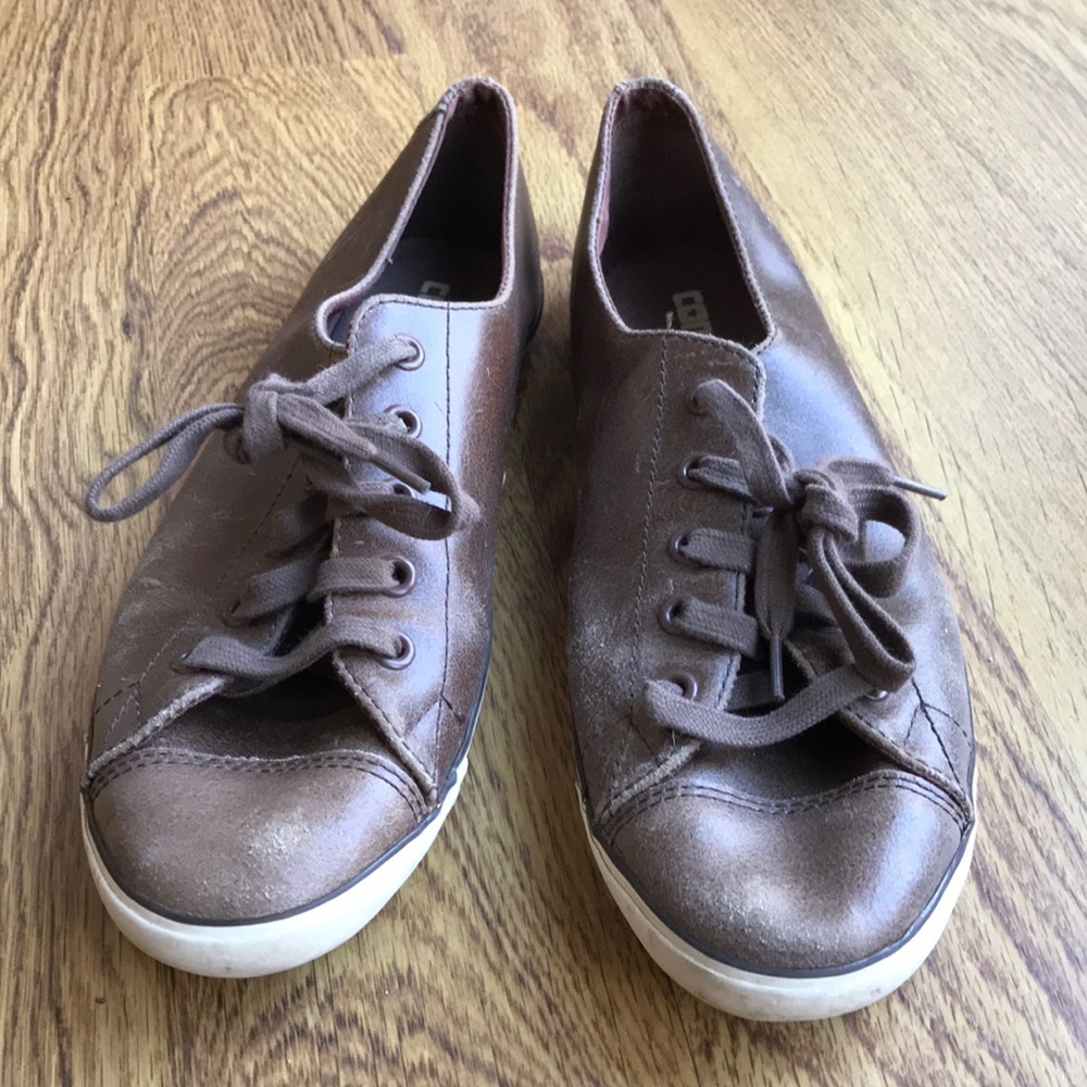 Converse leather all star women’s size 8